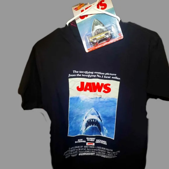 Jaws shirt and hot wheels car - Picture 1 of 2